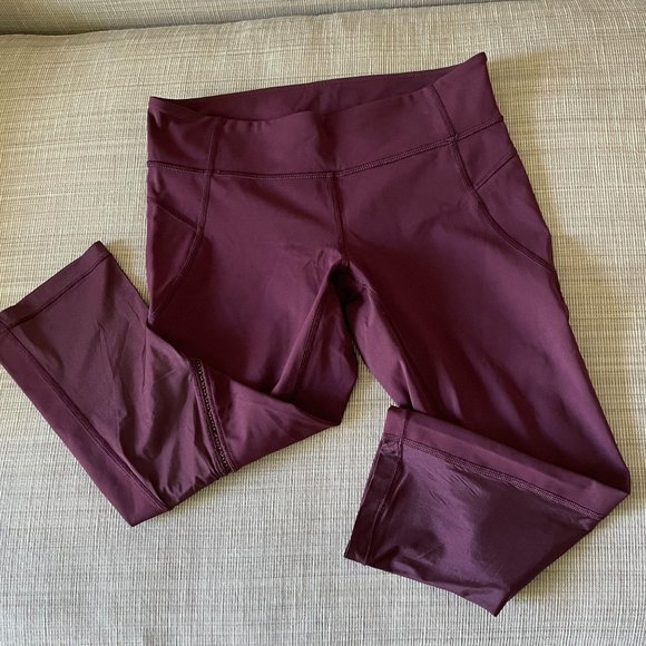 lululemon athletica Pants - Lululemon Burgundy Capri 17" Size 6